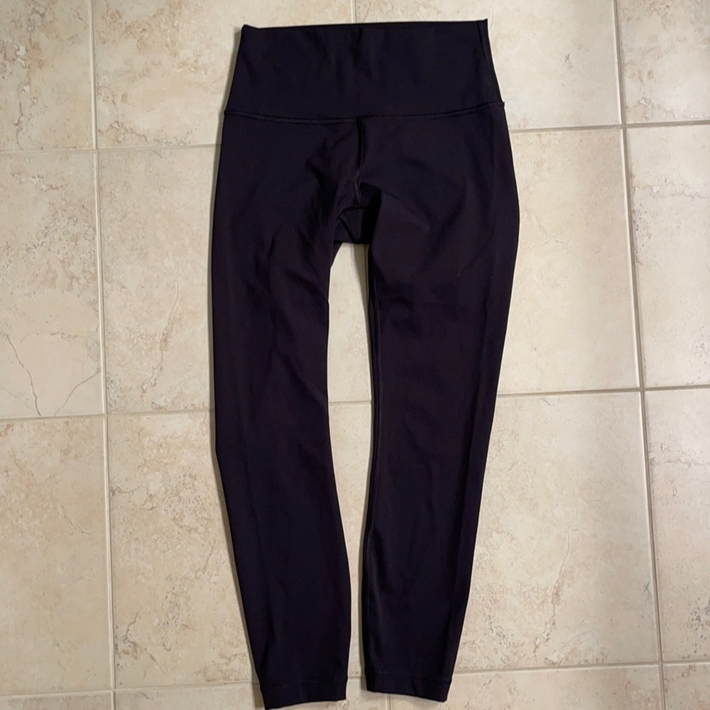 Lululemon size 6 black wunder under train times